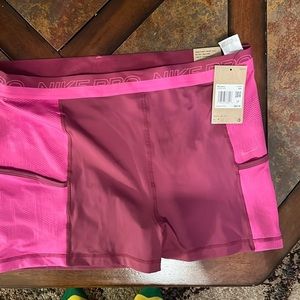 Nike Pro athletic shorts size XXL, NWT